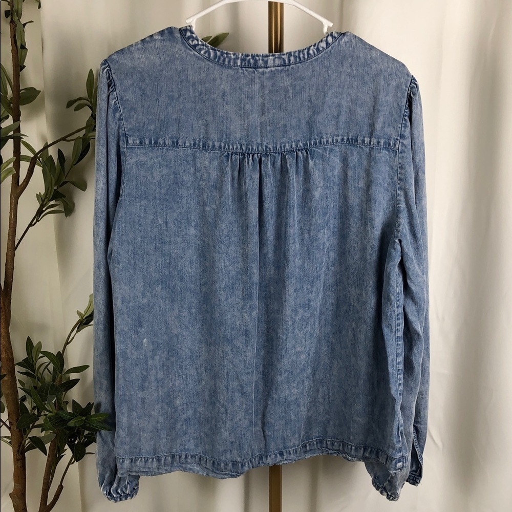 Time and Tru Washed Blue Denim-Look Button Front Bloused Sz L (T4) - Picture 5 of 7